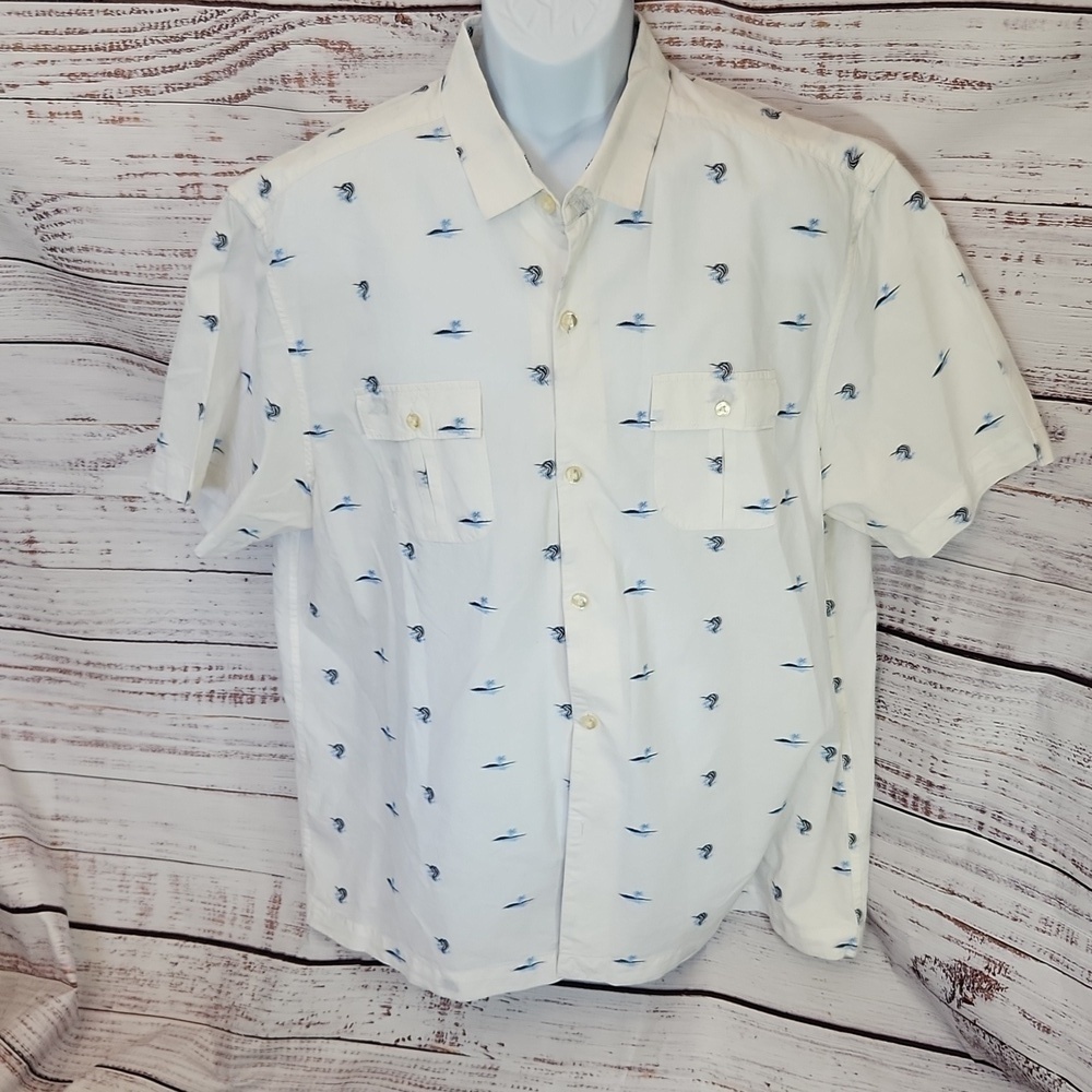 Tommy Bahama men's button down shirt